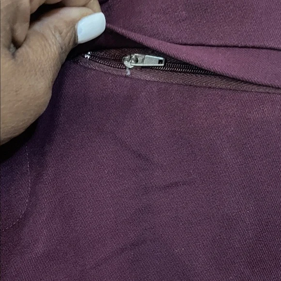 NWT GAP Women's Deep Burgundy skinny Ankle Jeans size 6 - Picture 3 of 9